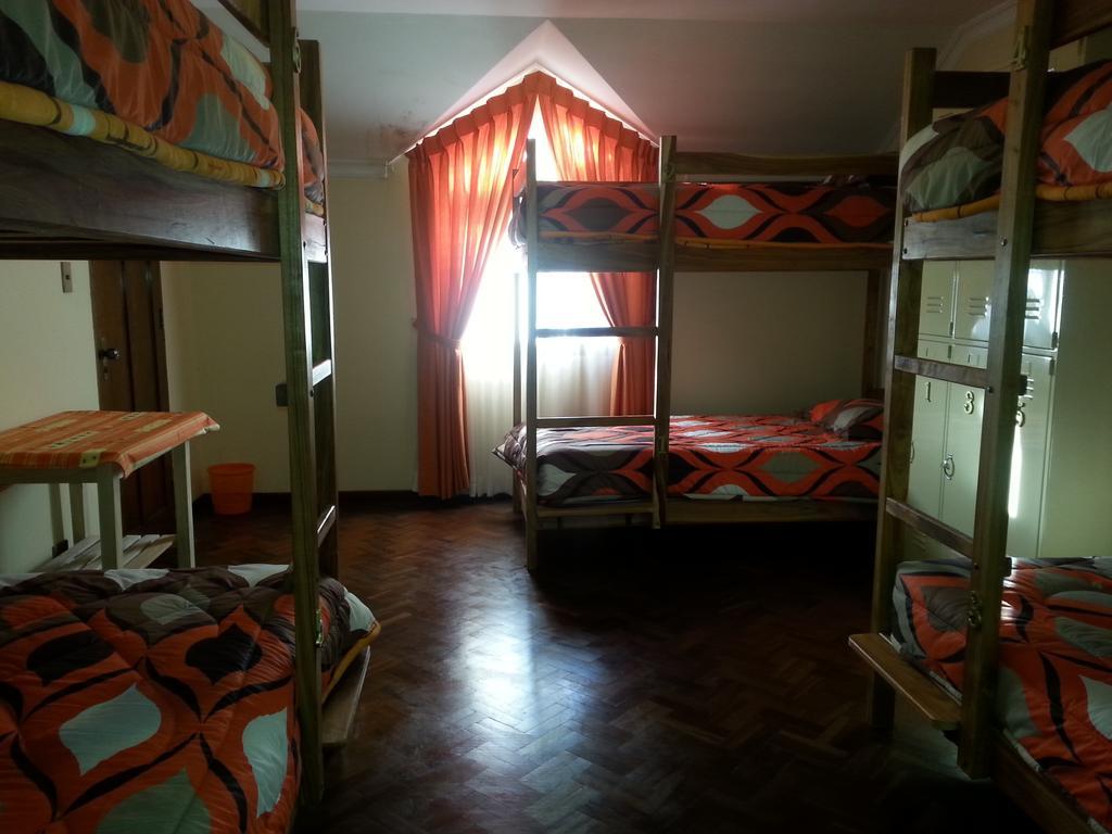 Villa Oropeza Hostel Сукре Стая снимка